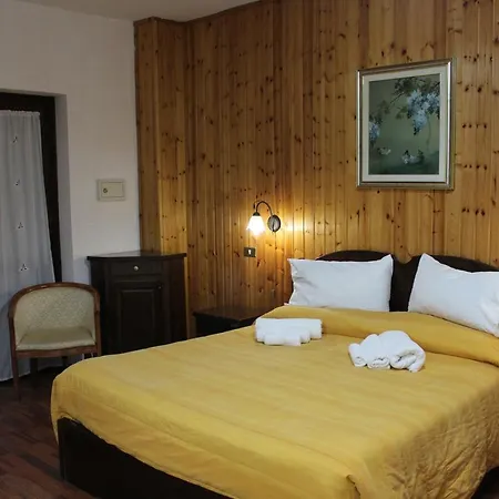Hotel Lo Scoiattolo Cotronei