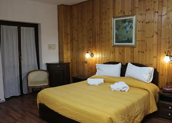 酒店 Lo Scoiattolo Cotronei